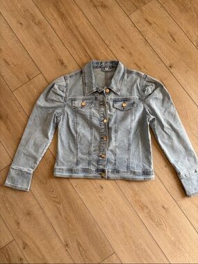 Light Wash Denim Jacket with Puff Shoulder - Women